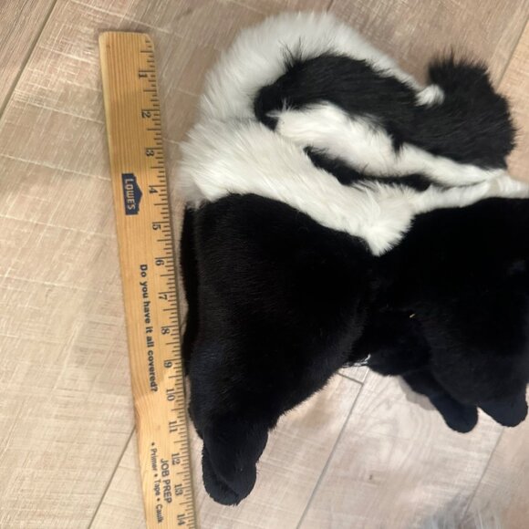DAPHNE BLACK AND WHITE SKUNK PUPPET - Picture 8 of 8